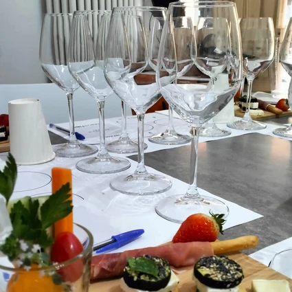 Tra Storia e Futuro: Degustazione Vini e Light Lunch/Dinner sulle Colline del Garda 17